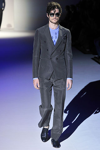 Giorgio Armani / - 2011